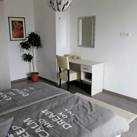 Lea Apartment Makarska