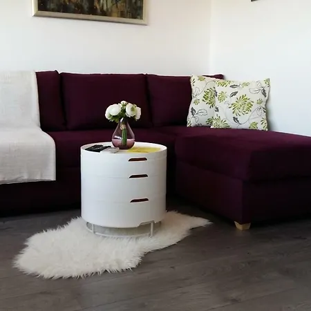 Lea Apartment *